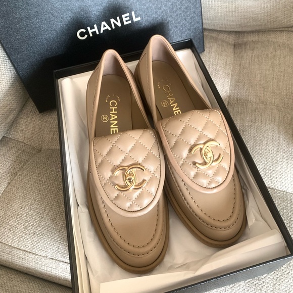 Chanel Loafers 22P BegieQuilted Flap Turn Lock GoldCCLogoSlipOnMule Flat Loafer - Picture 3 of 9